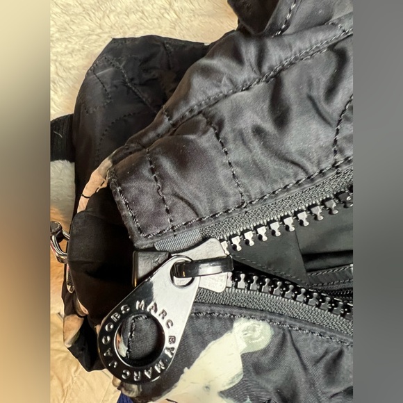 Marc Jacob’s black floral diaper bag with changing pad. - Picture 12 of 16